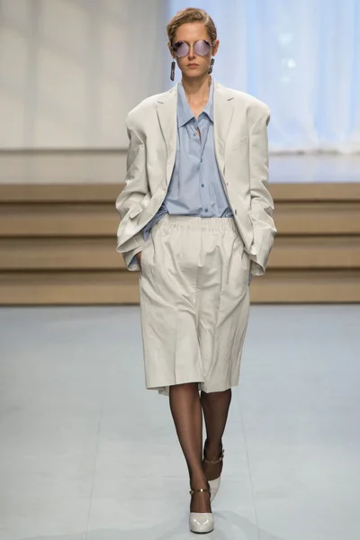 Look 44